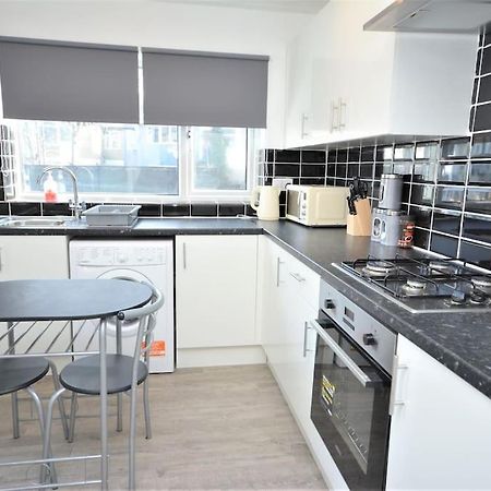 4 Bedroom House In East London Exterior photo