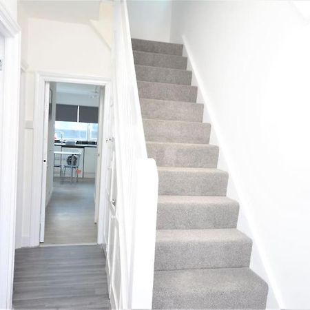 4 Bedroom House In East London Exterior photo